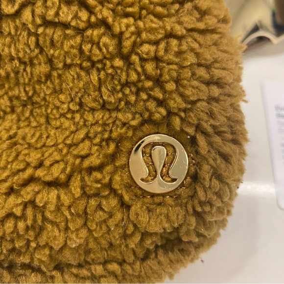 Lululemon Sherpa camel Everywhere Belt bag - Picture 5 of 10
